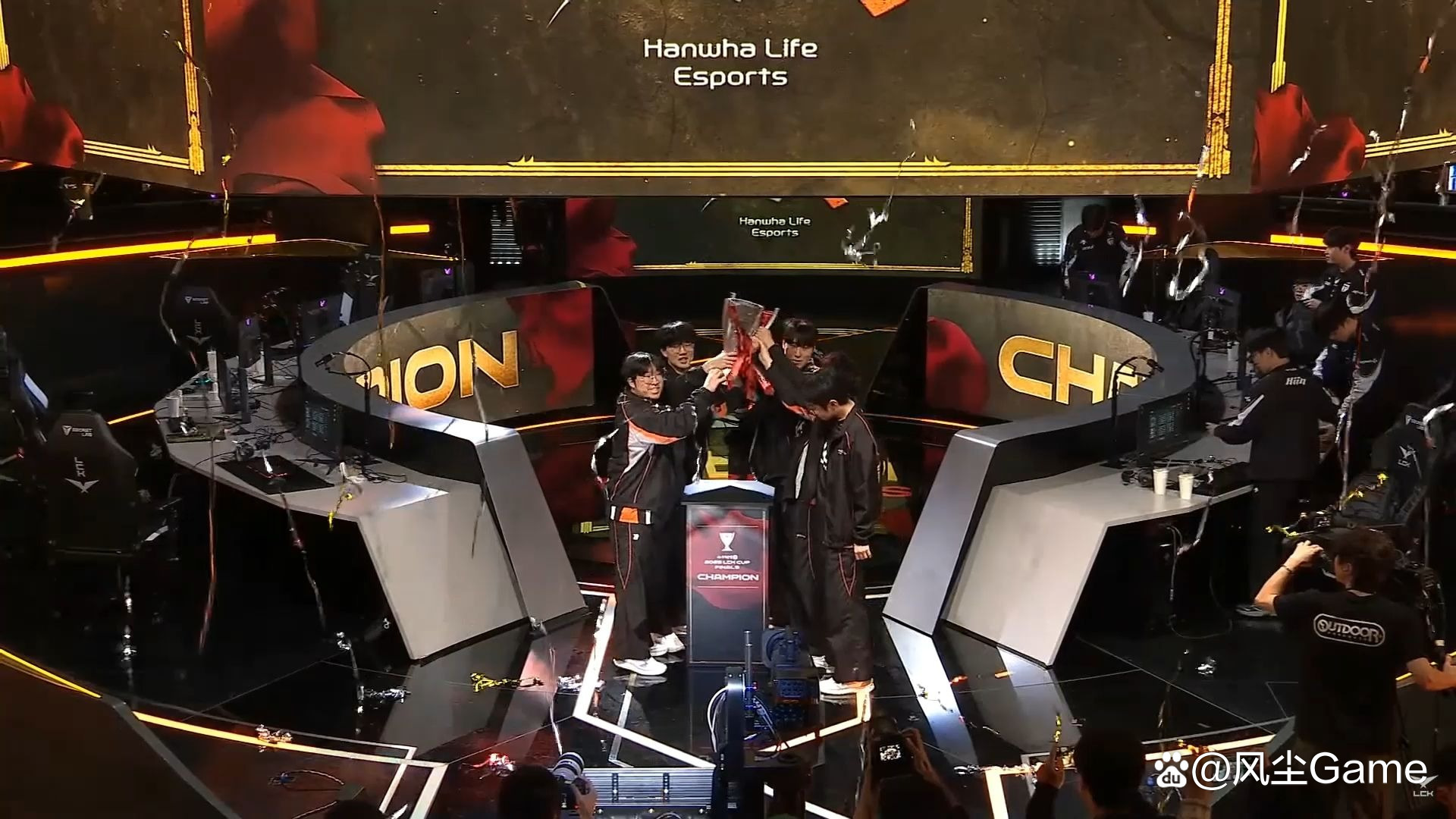 FNC力克FPX,369拿下关键大龙淘汰赛3:2(上海) FNC力克FPX,369拿下关键大龙淘汰赛3:2(上海)