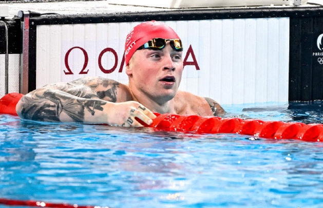 美国游泳选手破纪录夺金，霸气十足的简单介绍