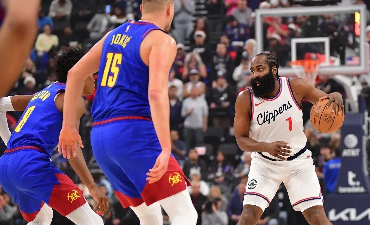 莱昂纳德砍下30+,快船轻取太阳 莱昂纳德砍下30+,快船轻取太阳