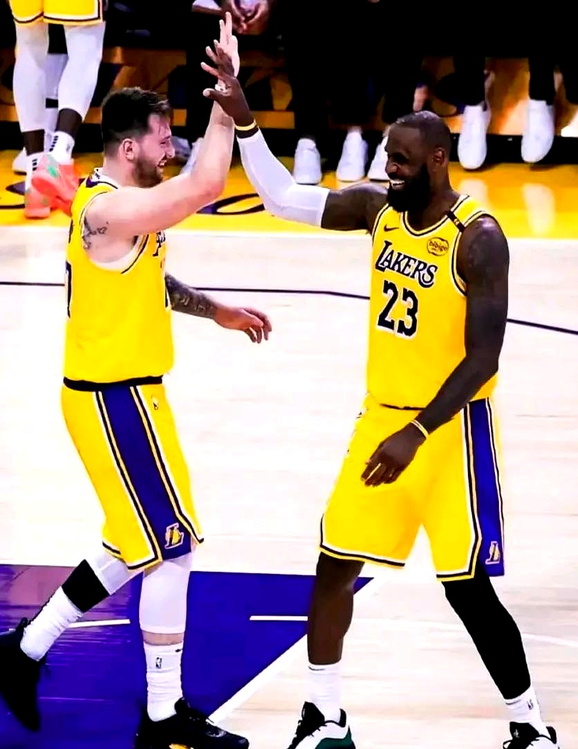 湖人擒独行侠，戴维斯主导比赛