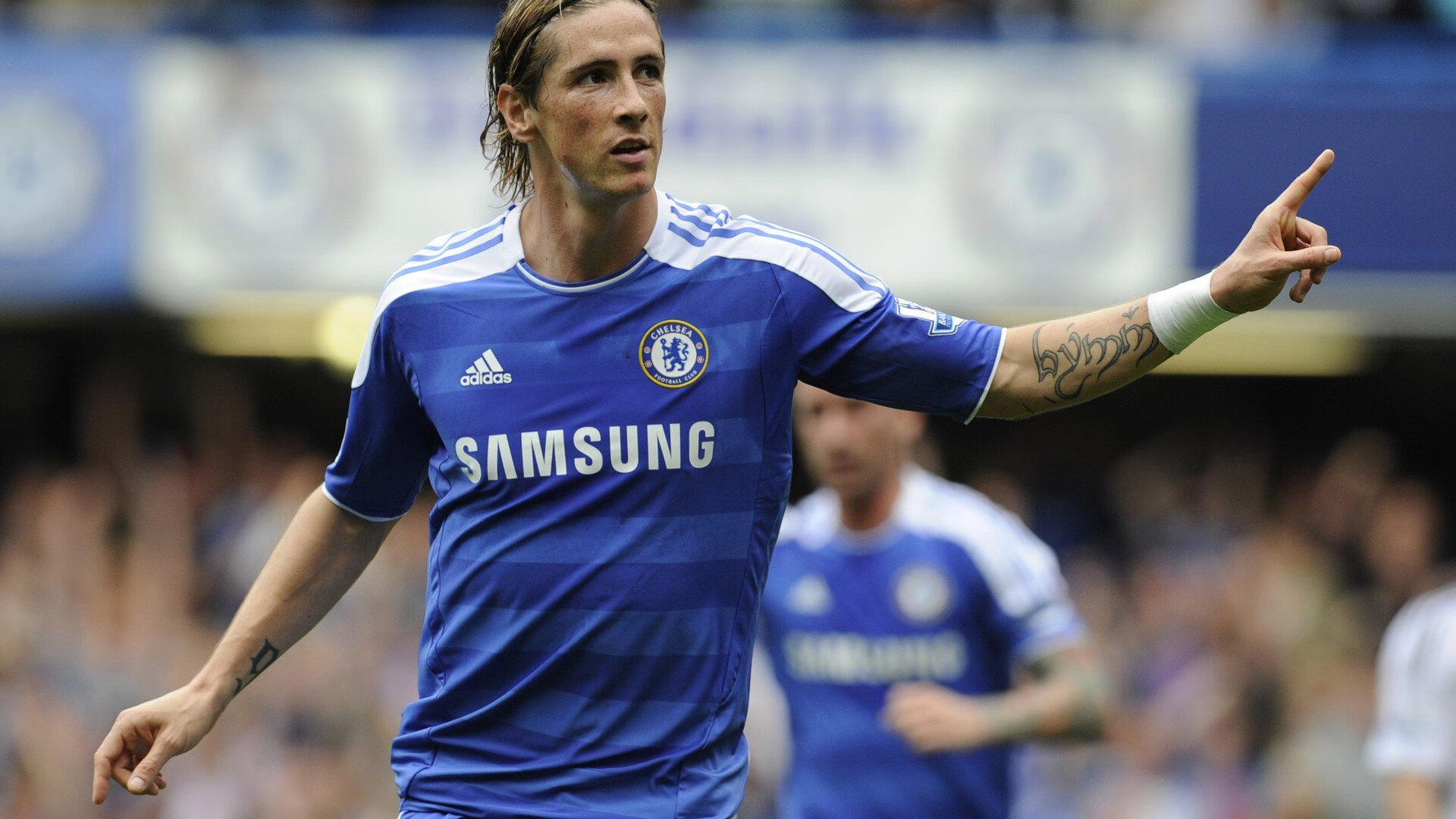 当皇马球探盯上苏格兰天才车手,而京多安在F1揭幕战接管了比赛